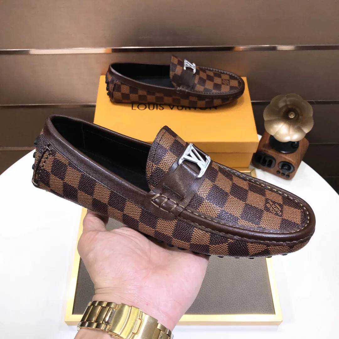 Men's men's shoes 💰420💰 [LV Doudou shoes] (water-dyed cowhide lining) new model is on the market, available on the official website. The new Doudou shoes are processed into single-color materials, and the uppers are made of imported special materials. The body of the shoe is fully hemmed with mark thread, and is lined with imported original cowhide leather. The elegant shoe shape is super suitable for all-matching, and the size is 38-44.
